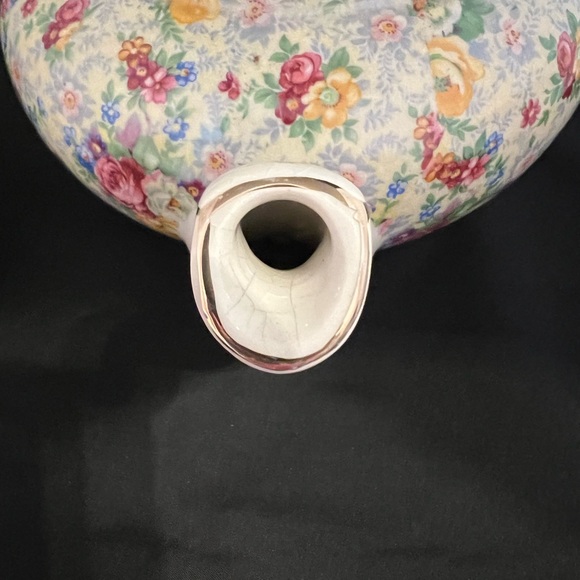 RARE FIND - VINTAGE BONE CHINA LORD NELSON CHINTZ ROSE TIME TEAPOT 
1920's - Picture 5 of 10